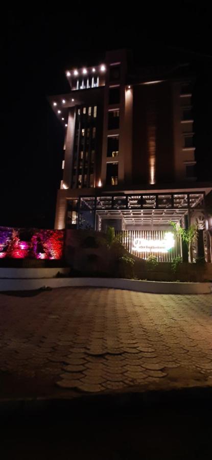 The Pinnacle Inn Sarnath Varanasi Luaran gambar